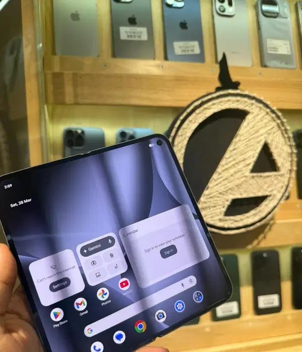Google Pixel 10 Pro fold 256gb in 8months warranty