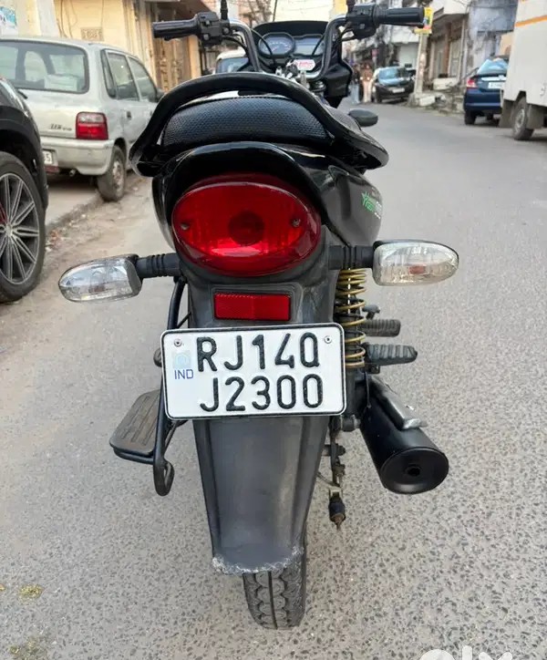 bajaj platina 