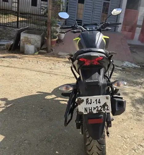  cb hornet 160r