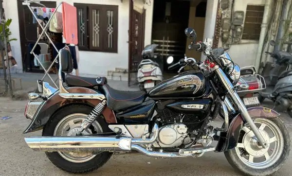 hyosung aquila gv250 