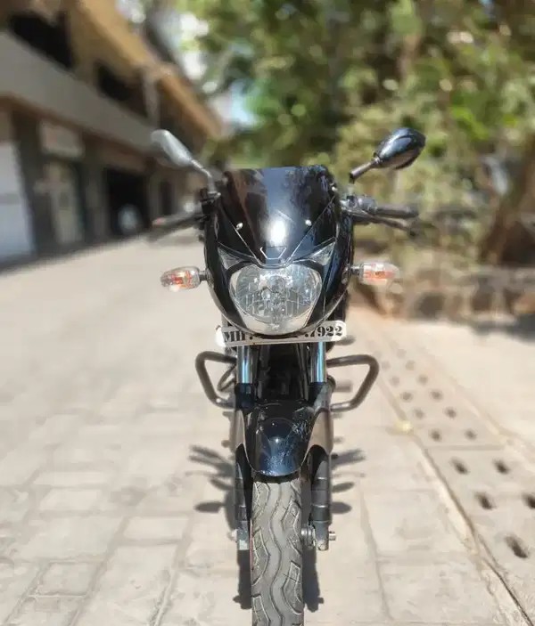 bajaj pulsar 180 (2011)