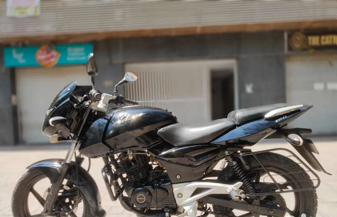 bajaj pulsar 180 (2011)