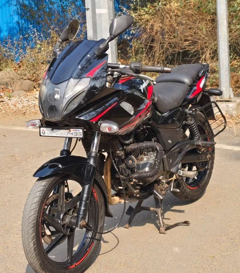 bajaj pulsar 220 f (2017)