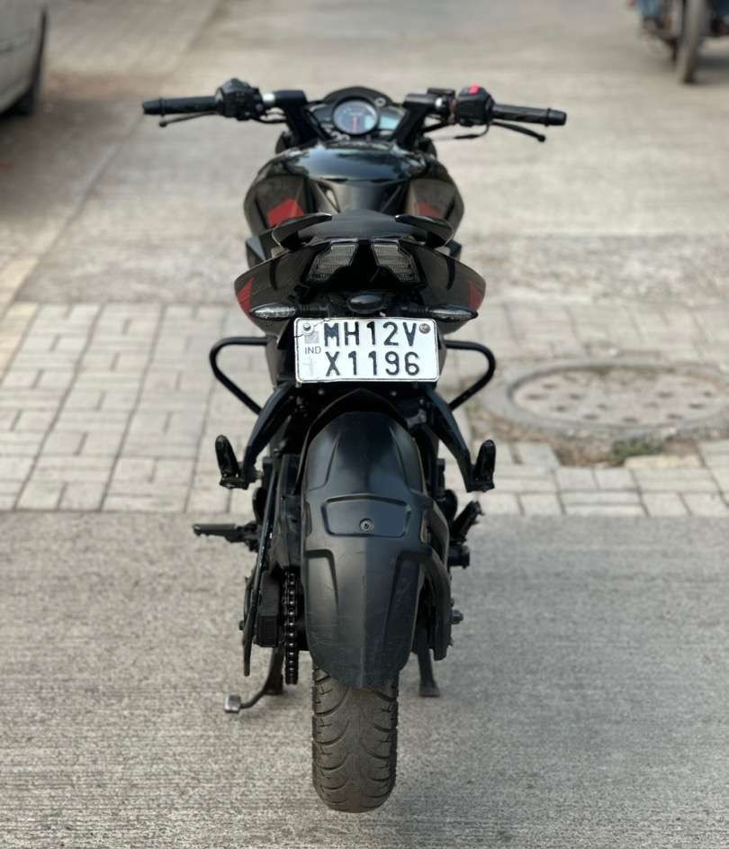 bajaj pulsar ns200 (2023)