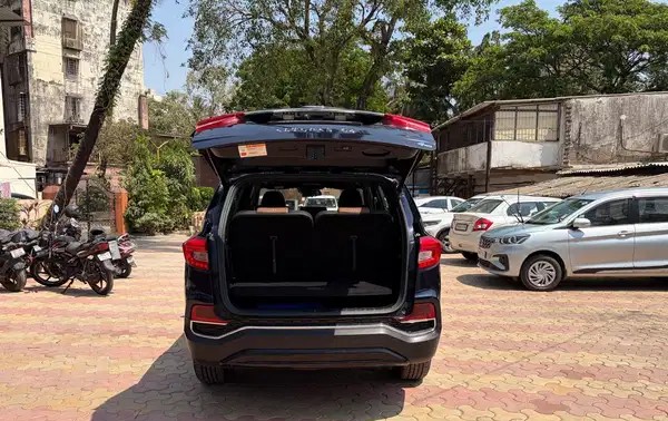 mahindra alturas g4 (2019)