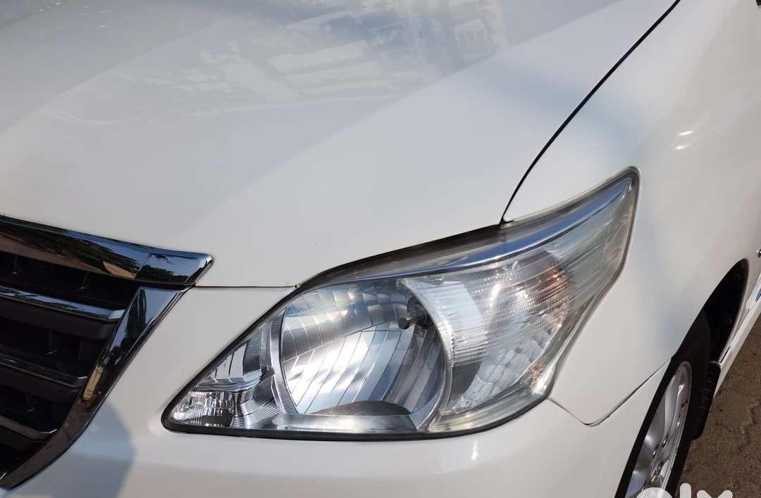 toyota innova (2014)