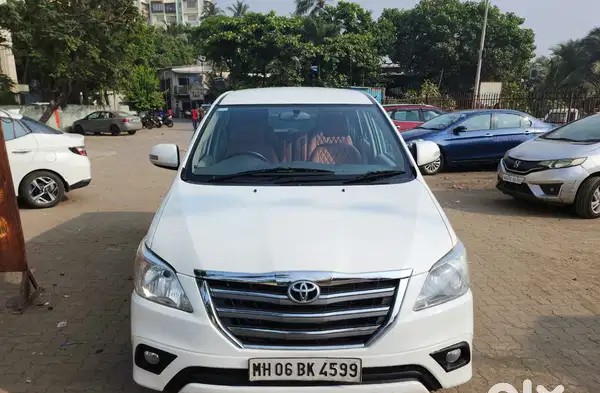 toyota innova (2014)