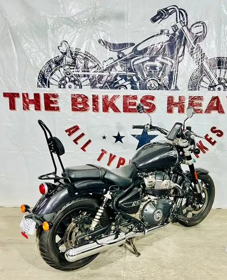 royal enfield super meteor 650 (2023)