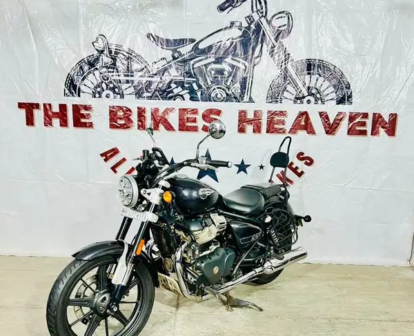 royal enfield super meteor 650 (2023)