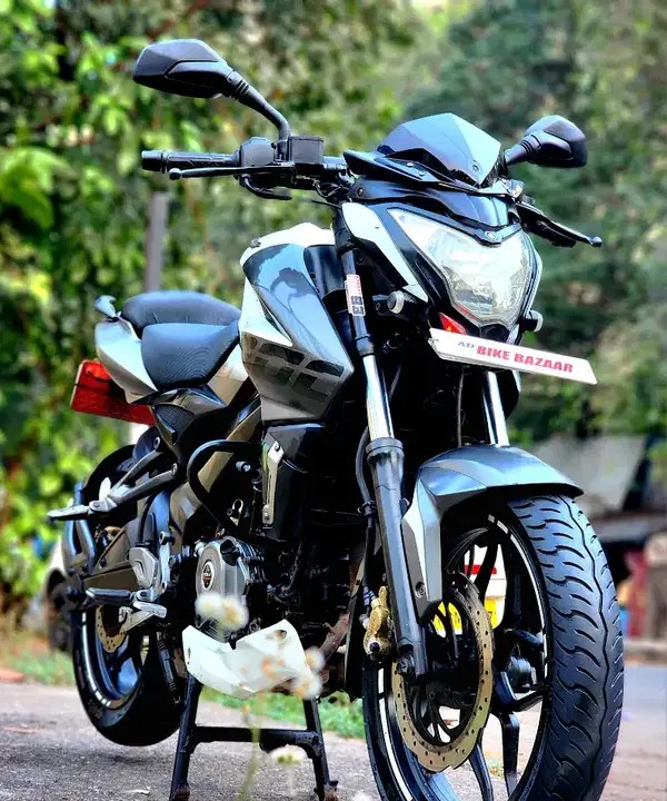 bajaj pulsar ns200 (2017)