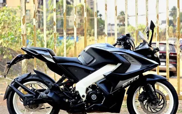  bajaj pulsar rs 200 (2021)