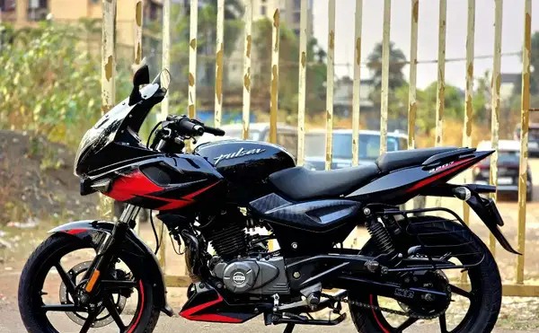 bajaj pulsar 220 f (2021)