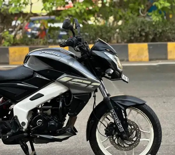  bajaj pulsar ns160 (2021)