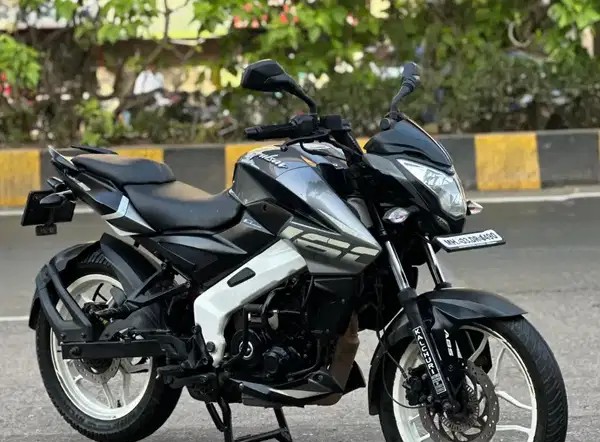  bajaj pulsar ns160 (2021)
