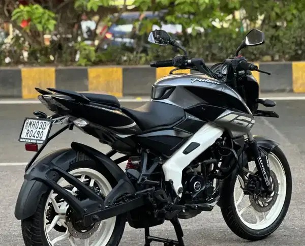  bajaj pulsar ns160 (2021)