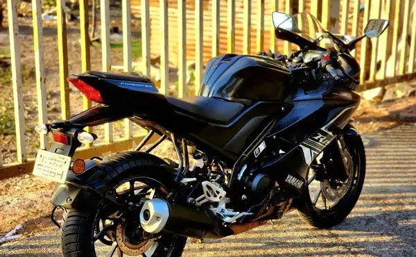 yamaha r15 (2019)