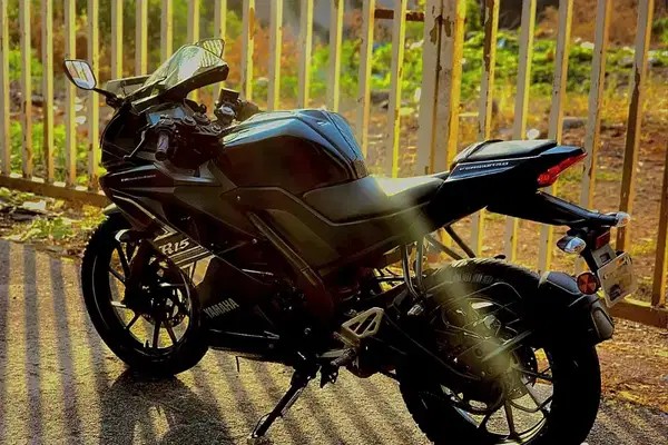 yamaha r15 (2019)