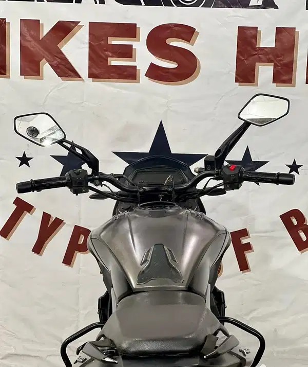 bajaj dominar 400 (2020)