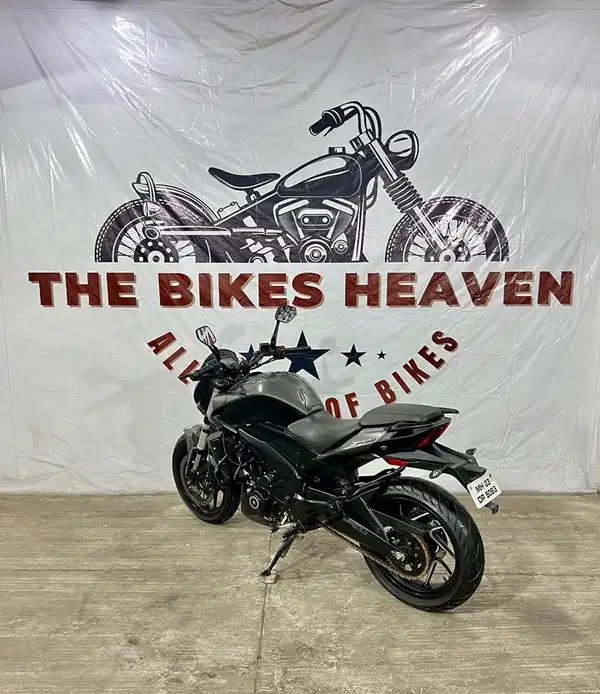 bajaj dominar 400 (2020)
