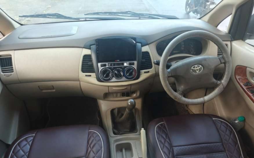 toyota innova (2008)