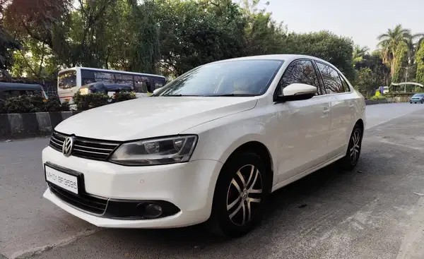 volkswagen jetta (2012)