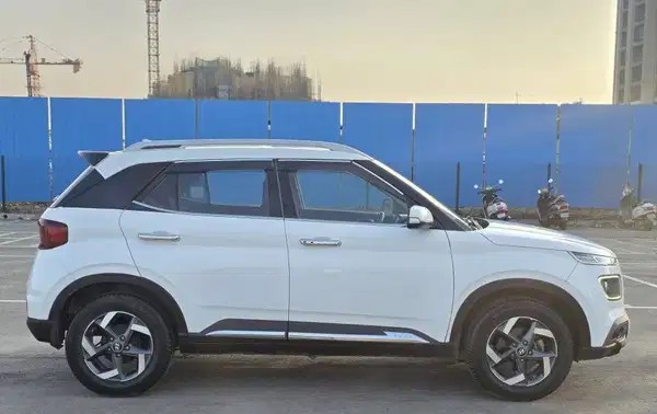 hyundai venue (2021)