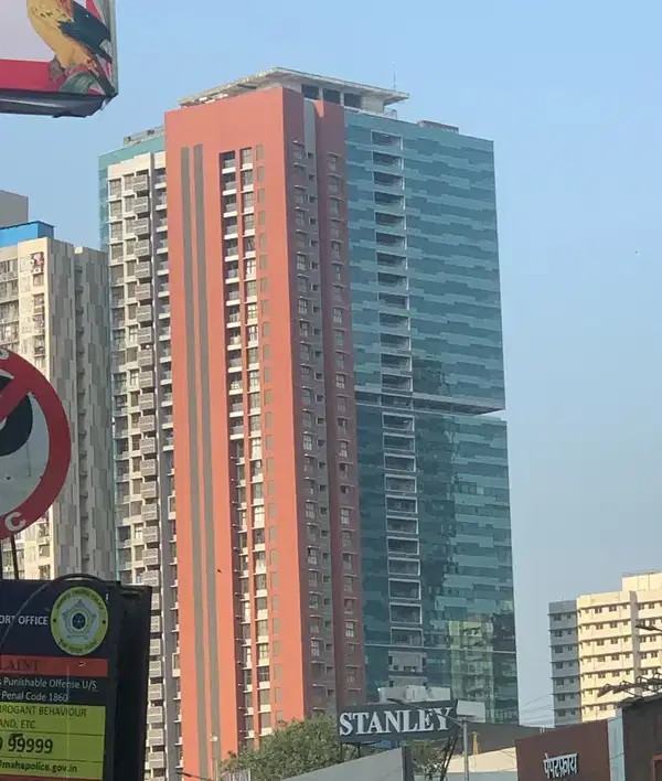 Higher Floor, Well Ventilated flat