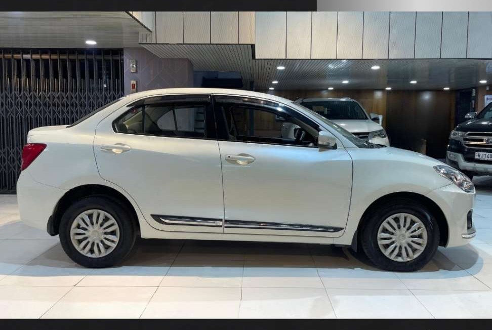 maruti suzuki swift dzire (2017)