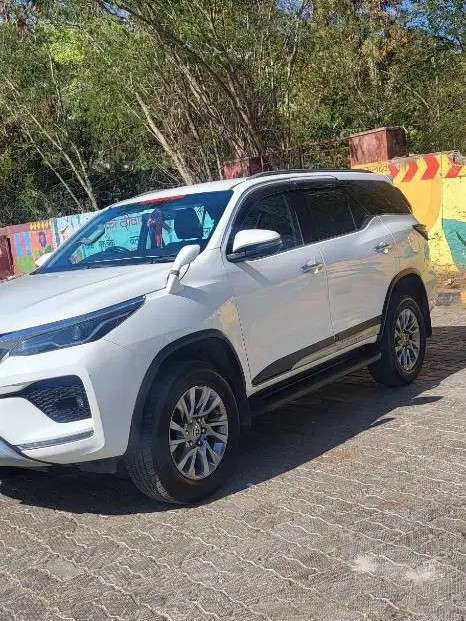 toyota fortuner (2022)