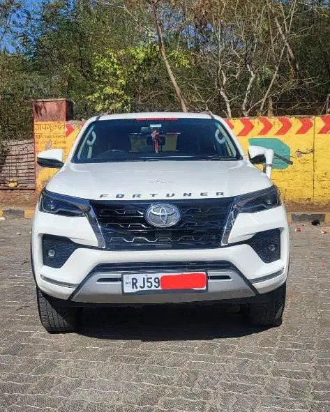 toyota fortuner (2022)
