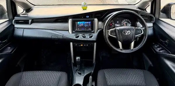 toyota innova crysta (2018)