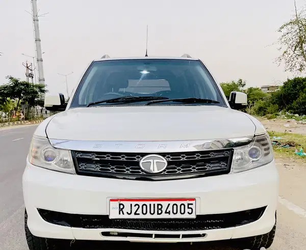 tata safari storme (2014)