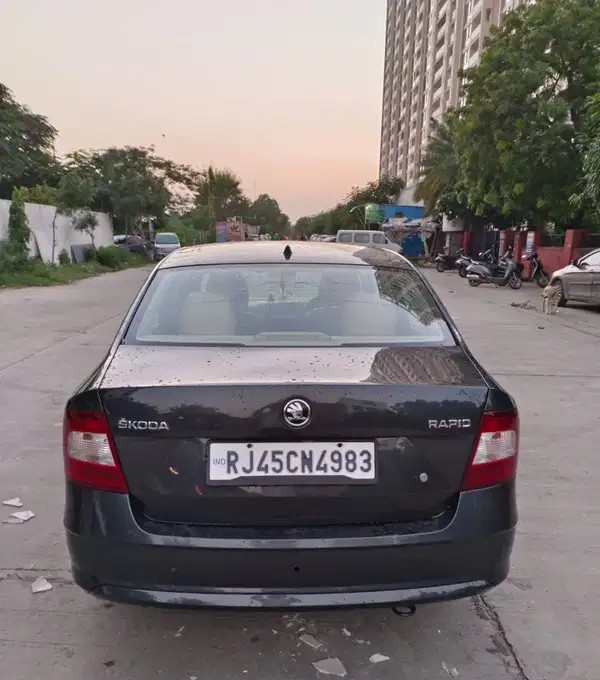 skoda rapid (2021)