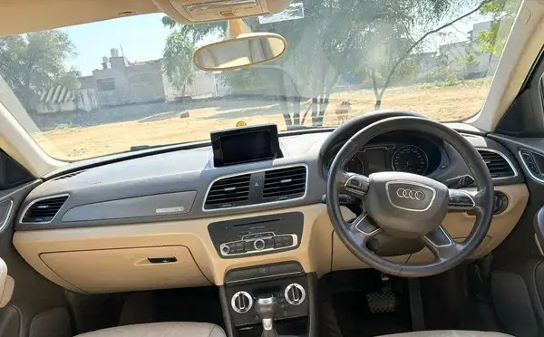 audi q3 (2015)