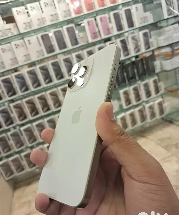 I PHONE 15 PRO -- GOOD AS NEW, SLIGHTLY USED GET IN OFFER PRICE