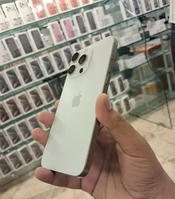 I PHONE 15 PRO -- GOOD AS NEW, SLIGHTLY USED GET IN OFFER PRICE