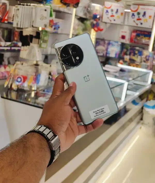 ONEPLUS 11R 8/128GB STORAGE - PRISTINE CONDITION MOBILE WITH BILL.