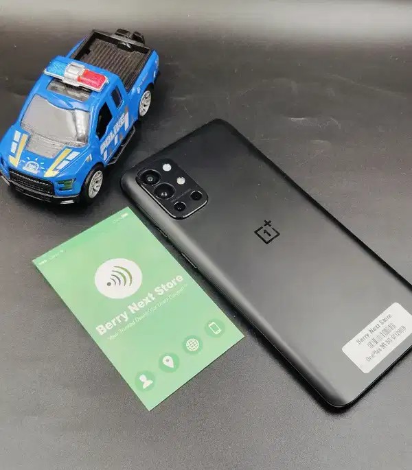 ONEPLUS 9R 8/128GB STORAGE - SCRATCHLESS CONDITION MOBILE WITH BILL.