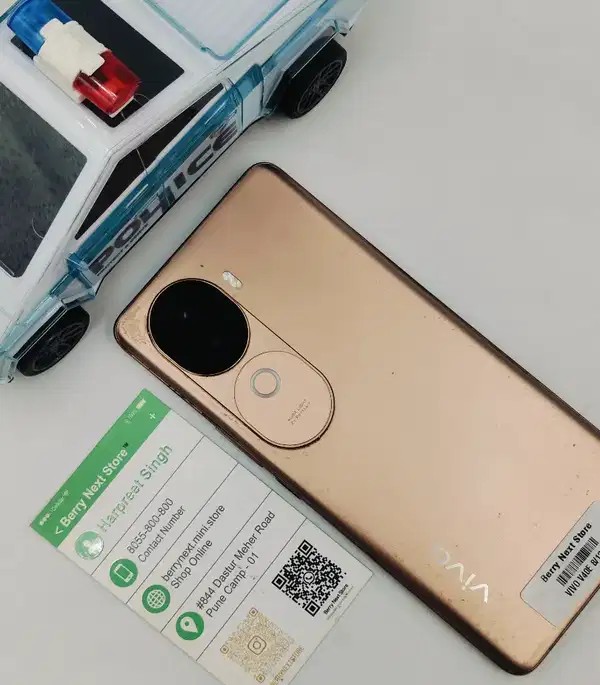 VIVO V40E 8/128GB STORAGE - PRISTINE CONDITION MOBILE WITH BILL.